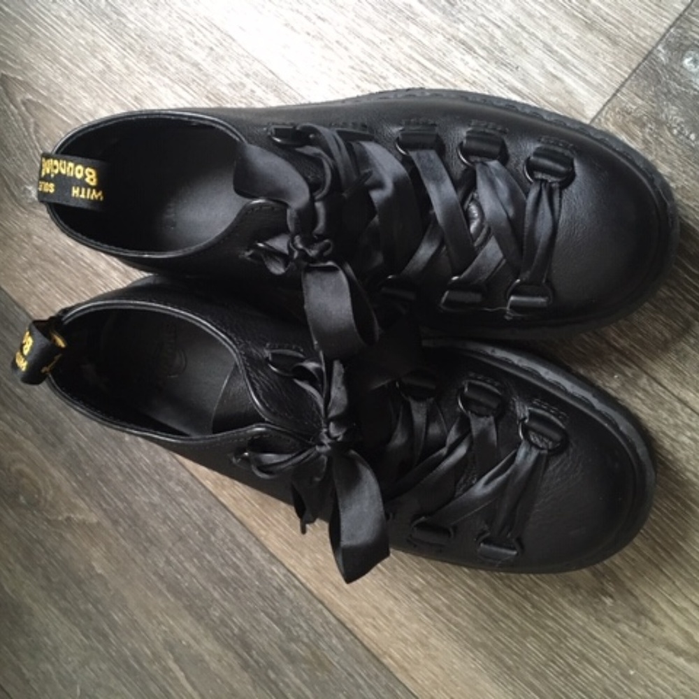Dr Marten's Caraya Pisa Platform Creepers Size 7